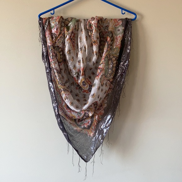 Scarf 🧣 - Picture 2 of 4